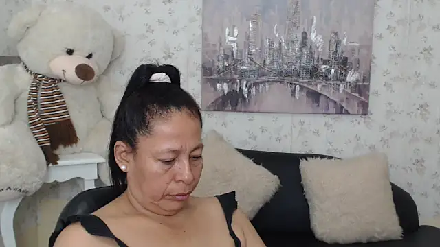 Snapshot of mature_martina chatting on May 13, 2026, 9:17 am mature martina online show from May 13, 2026, 9:17 am