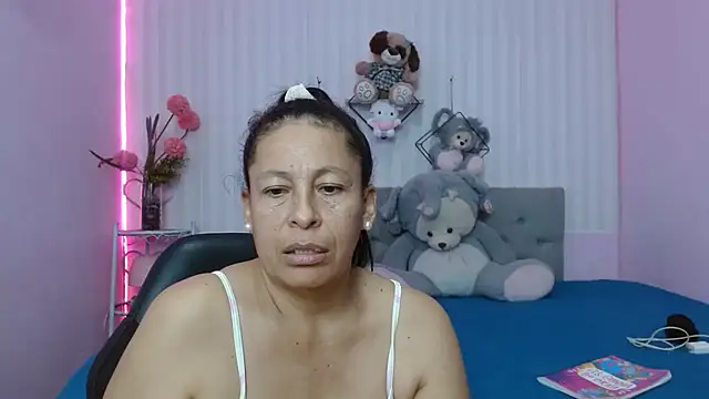 Snapshot of mature_martina chatting on May 24, 2026, 10:53 am mature martina online show from May 24, 2026, 10:53 am