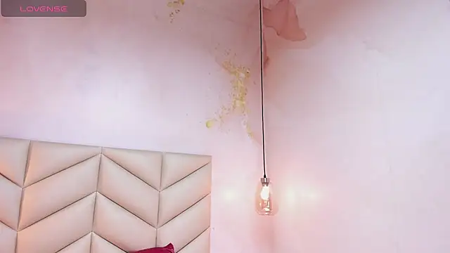 JESYSOZ23  online show from September 28, 2025, 6:35 pm