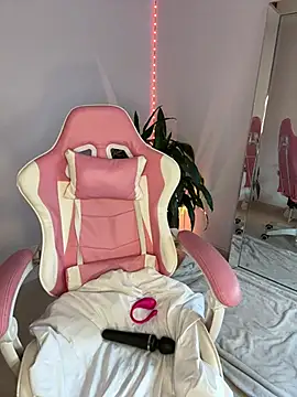 JESYSOZ23  online show from February 7, 2026, 3:16 pm