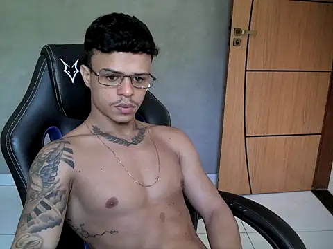 Snapshot of Gust027 chatting on April 14, 2026, 1:28 pm Gust027 online show from April 14, 2026, 1:28 pm