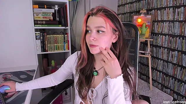 icefroqq online show from April 28, 2026, 8:47 pm