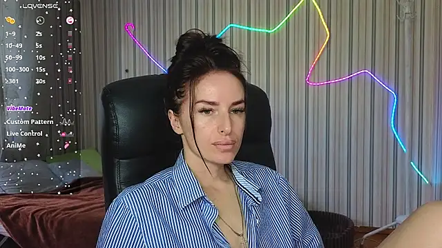 xx adrihanna xx online show from July 16, 2026, 9:15 am