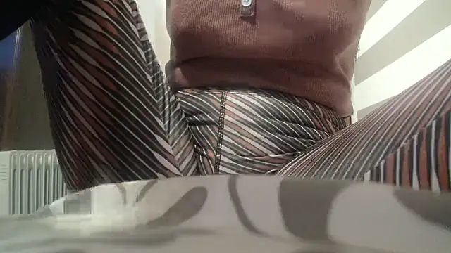 Snapshot of Web_Lady chatting on September 28, 2025, 5:07 pm Web Lady online show from September 28, 2025, 5:07 pm