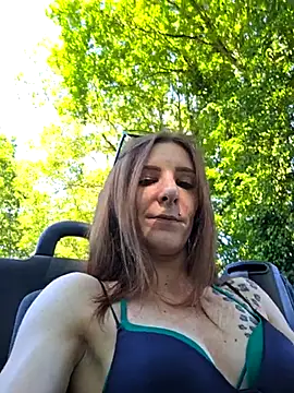 Snapshot of Ladykimberly_XOXO chatting on May 24, 2026, 3:06 pm Ladykimberly XOXO online show from May 24, 2026, 3:06 pm