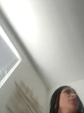 Snapshot of Karoltriguena chatting on March 9, 2026, 7:51 pm Karoltriguena online show from March 9, 2026, 7:51 pm