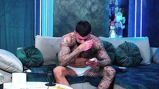 masterkingofmusclee online show from December 6, 2024, 1:22 pm