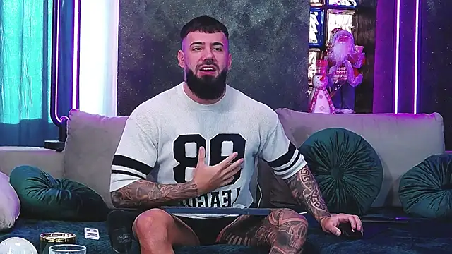 masterkingofmusclee online show from December 16, 2024, 8:52 am