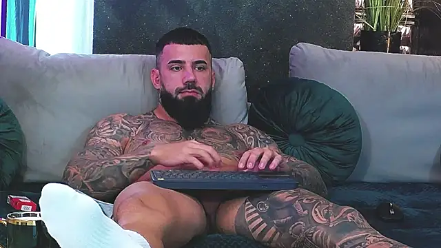 masterkingofmusclee online show from January 9, 2025, 9:37 am