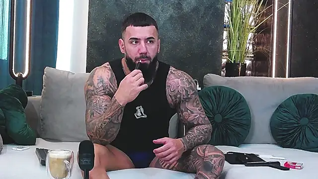 masterkingofmusclee online show from January 17, 2025, 6:47 am