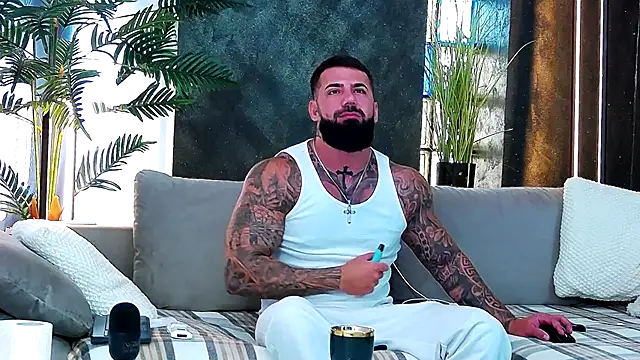 masterkingofmusclee online show from September 18, 2025, 8:49 am