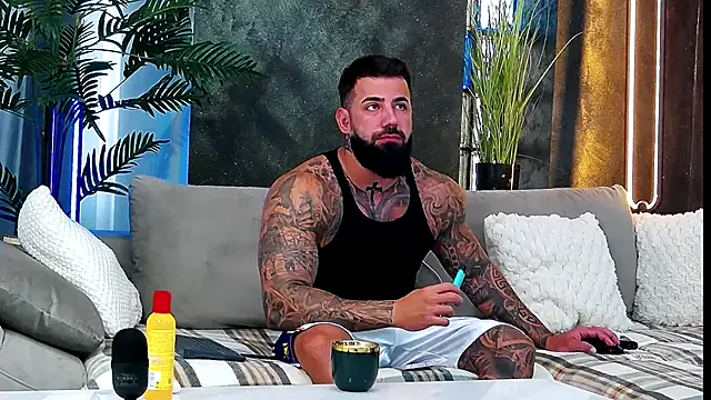 masterkingofmusclee online show from September 26, 2025, 7:01 am