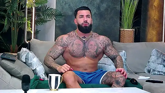 masterkingofmusclee online show from November 27, 2025, 9:50 pm