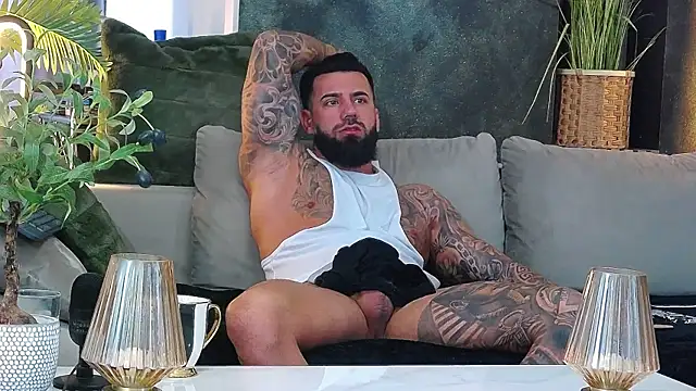 masterkingofmusclee online show from March 25, 2026, 9:26 am