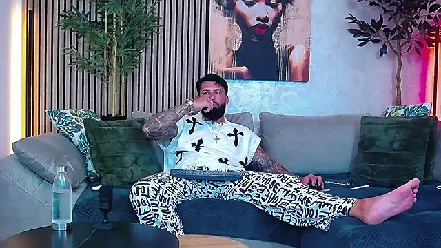 masterkingofmusclee online show from May 28, 2026, 9:34 pm