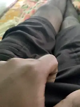 Snapshot of SILENT_FUCKER_01 chatting on February 18, 2025, 6:04 am SILENT FUCKER 01 online show from February 18, 2025, 6:04 am