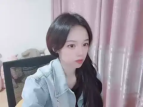 wwcc123 online show from December 4, 2025, 2:26 pm