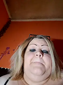 ducicsajsziii online show from April 12, 2026, 8:41 am