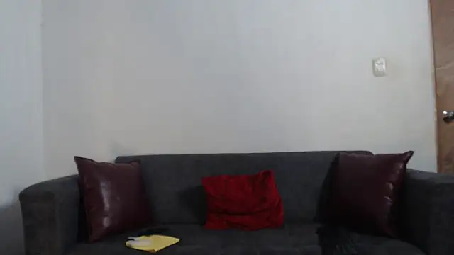 Snapshot of Danna_777 chatting on February 3, 2025, 7:52 pm Danna 777 online show from February 3, 2025, 7:52 pm