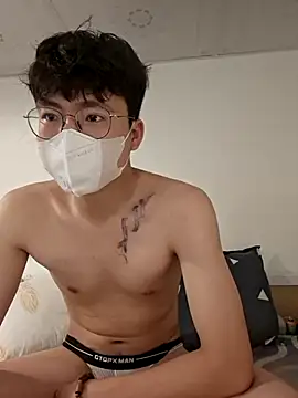 Gwencloudy online show from April 2, 2026, 4:21 am