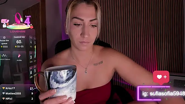 sofiah  online show from November 14, 2025, 6:23 am