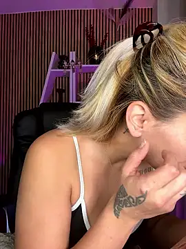 sofiah  online show from January 10, 2026, 7:21 am