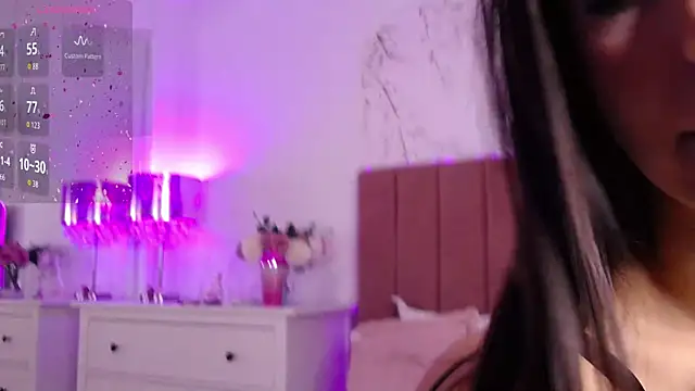 LaraKent online show from November 14, 2025, 6:45 am