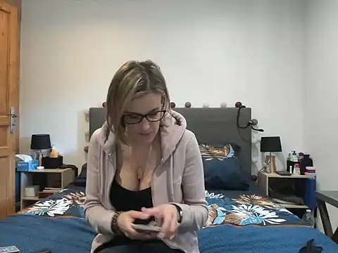 Madame Callie online show from April 7, 2026, 12:38 pm