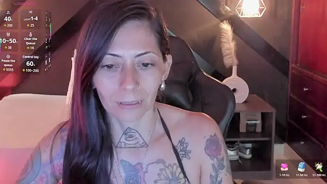 Snapshot of dark_gotica chatting on May 12, 2026, 7:11 pm dark gotica online show from May 12, 2026, 7:11 pm