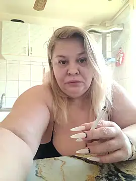 Snapshot of AriannaMilf chatting on January 17, 2026, 10:53 am AriannaMilf online show from January 17, 2026, 10:53 am