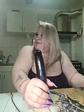 Snapshot of AriannaMilf chatting on February 11, 2026, 10:26 pm AriannaMilf online show from February 11, 2026, 10:26 pm