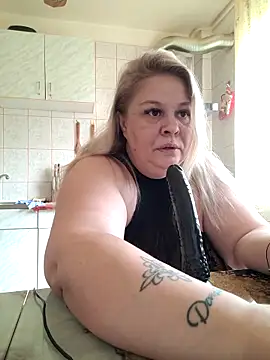 Snapshot of AriannaMilf chatting on February 27, 2026, 11:10 am AriannaMilf online show from February 27, 2026, 11:10 am