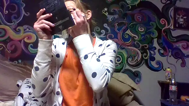 Snapshot of 4EyedSluttyGinger chatting on March 15, 2025, 5:04 pm 4EyedSluttyGinger online show from March 15, 2025, 5:04 pm