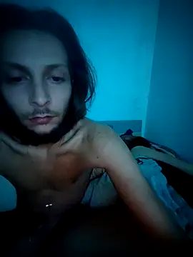 Snapshot of Luka932 chatting on October 11, 2025, 12:32 am Luka932 online show from October 11, 2025, 12:32 am