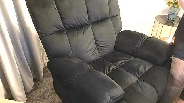 Snapshot of maggiemilff chatting on March 13, 2025, 5:33 am maggiemilff online show from March 13, 2025, 5:33 am