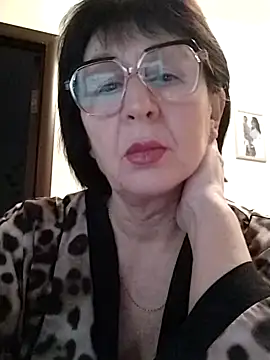 Snapshot of AlbinaXPretty chatting on December 3, 2024, 5:31 am AlbinaXPretty online show from December 3, 2024, 5:31 am