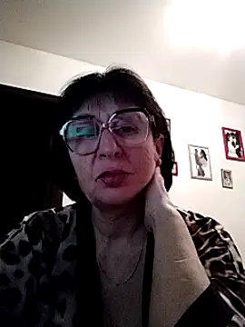 Snapshot of AlbinaXPretty chatting on December 6, 2024, 2:17 pm AlbinaXPretty online show from December 6, 2024, 2:17 pm