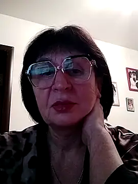 Snapshot of AlbinaXPretty chatting on December 9, 2024, 8:12 pm AlbinaXPretty online show from December 9, 2024, 8:12 pm