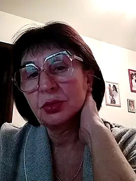 Snapshot of AlbinaXPretty chatting on December 10, 2024, 8:49 pm AlbinaXPretty online show from December 10, 2024, 8:49 pm