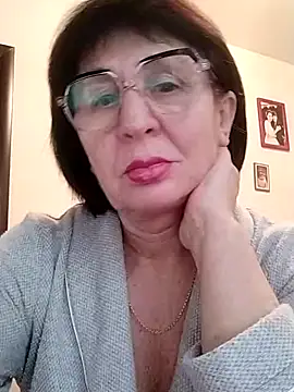 Snapshot of AlbinaXPretty chatting on December 15, 2024, 9:45 am AlbinaXPretty online show from December 15, 2024, 9:45 am