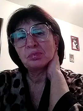 Snapshot of AlbinaXPretty chatting on December 15, 2024, 2:27 pm AlbinaXPretty online show from December 15, 2024, 2:27 pm