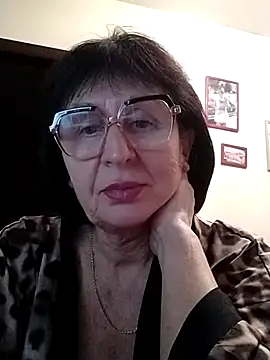 Snapshot of AlbinaXPretty chatting on December 29, 2024, 5:01 pm AlbinaXPretty online show from December 29, 2024, 5:01 pm