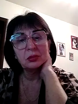 Snapshot of AlbinaXPretty chatting on January 12, 2025, 7:42 pm AlbinaXPretty online show from January 12, 2025, 7:42 pm