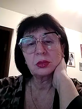 Snapshot of AlbinaXPretty chatting on January 13, 2025, 9:09 pm AlbinaXPretty online show from January 13, 2025, 9:09 pm