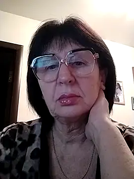 Snapshot of AlbinaXPretty chatting on January 14, 2025, 5:19 am AlbinaXPretty online show from January 14, 2025, 5:19 am