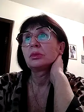 Snapshot of AlbinaXPretty chatting on January 14, 2025, 8:15 pm AlbinaXPretty online show from January 14, 2025, 8:15 pm