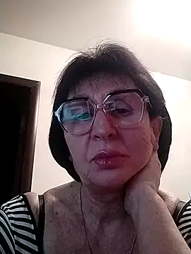 Snapshot of AlbinaXPretty chatting on February 4, 2025, 8:06 pm AlbinaXPretty online show from February 4, 2025, 8:06 pm