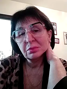 Snapshot of AlbinaXPretty chatting on February 10, 2025, 12:50 pm AlbinaXPretty online show from February 10, 2025, 12:50 pm