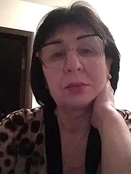 Snapshot of AlbinaXPretty chatting on March 16, 2025, 9:26 pm AlbinaXPretty online show from March 16, 2025, 9:26 pm