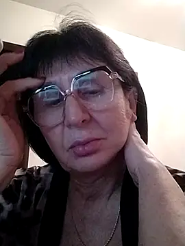 Snapshot of AlbinaXPretty chatting on March 19, 2025, 8:11 pm AlbinaXPretty online show from March 19, 2025, 8:11 pm